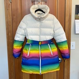 Multicolored panel quilted jacket. Après ski mountain side or back in the city.